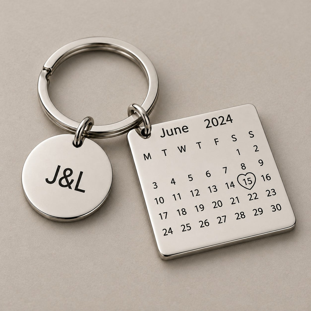 Personalised calendar keychain on a greige surface